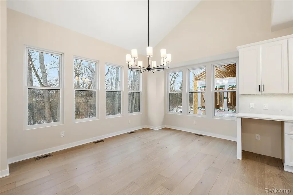 2044 Breckenridge Court Rochester City MI 48307