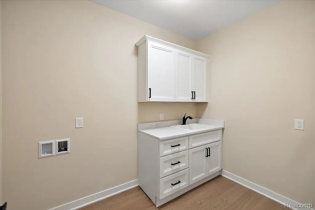 2044 Breckenridge Court Rochester City MI 48307