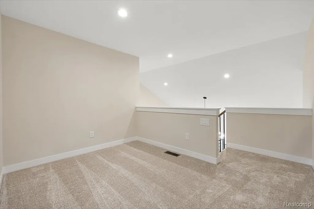 2044 Breckenridge Court Rochester City MI 48307