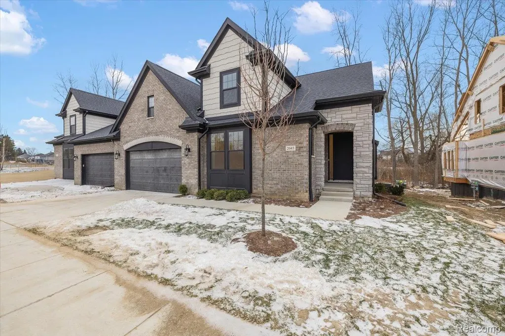 2044 Breckenridge Court Rochester City MI 48307