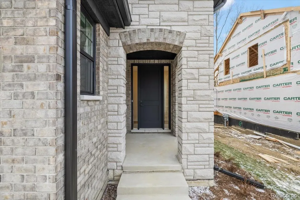 2044 Breckenridge Court Rochester City MI 48307
