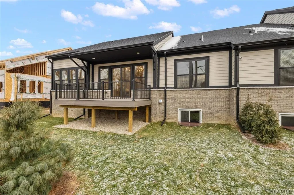 2044 Breckenridge Court Rochester City MI 48307