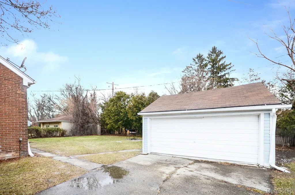 15065 Lincoln Avenue Eastpointe City MI 48021
