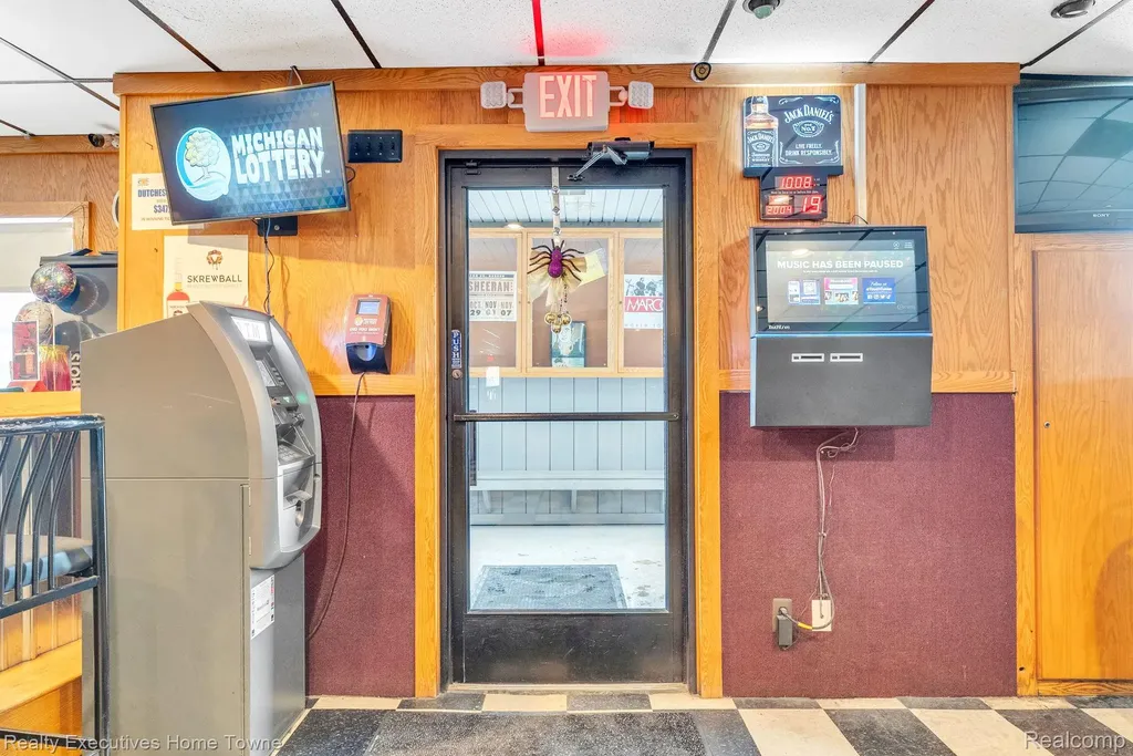 521 24th Street Port Huron City MI 48060
