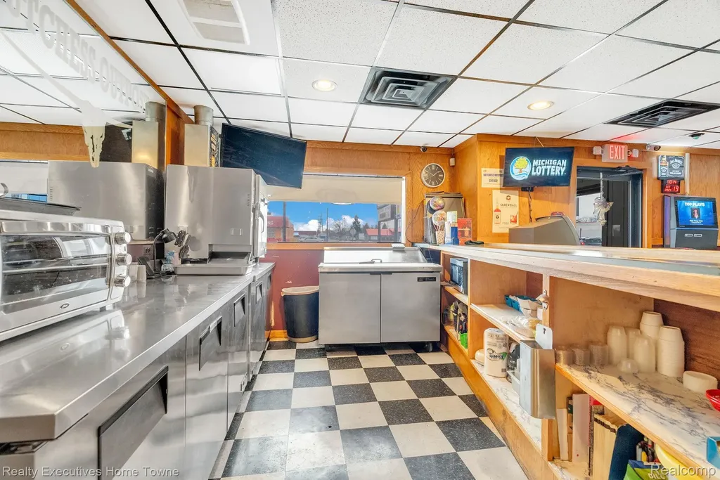 521 24th Street Port Huron City MI 48060