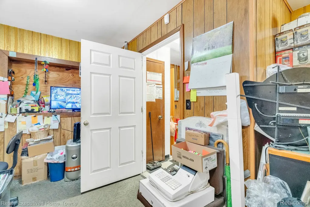 521 24th Street Port Huron City MI 48060