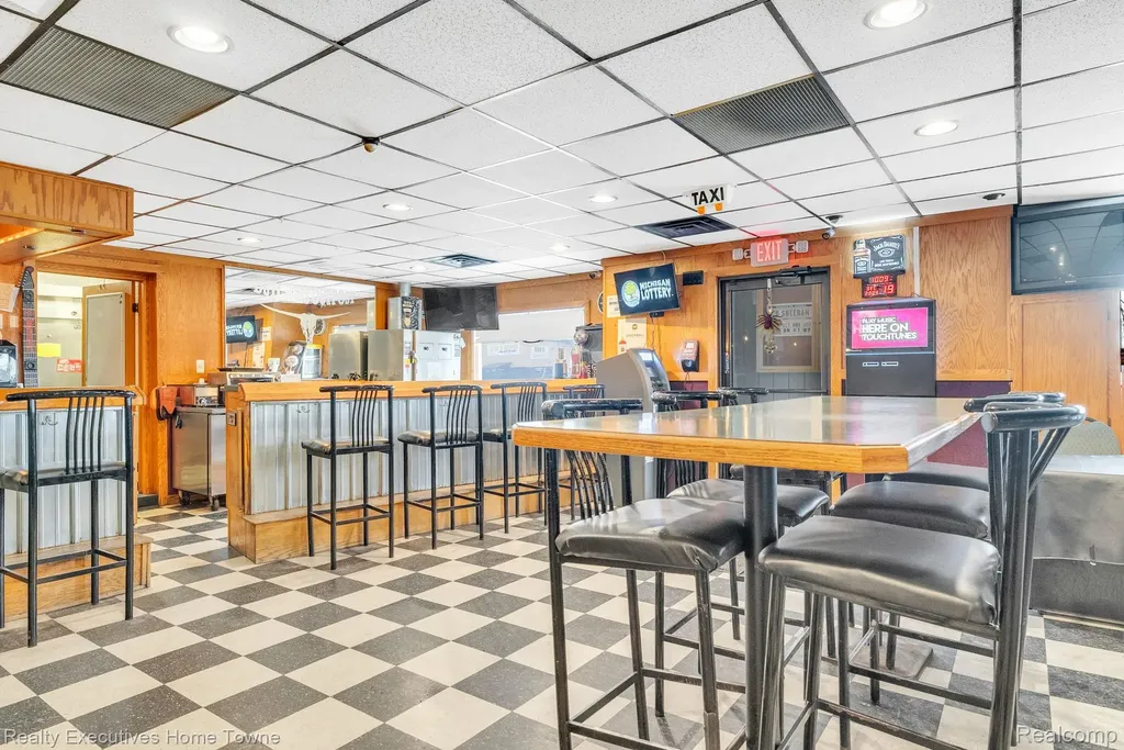 521 24th Street Port Huron City MI 48060