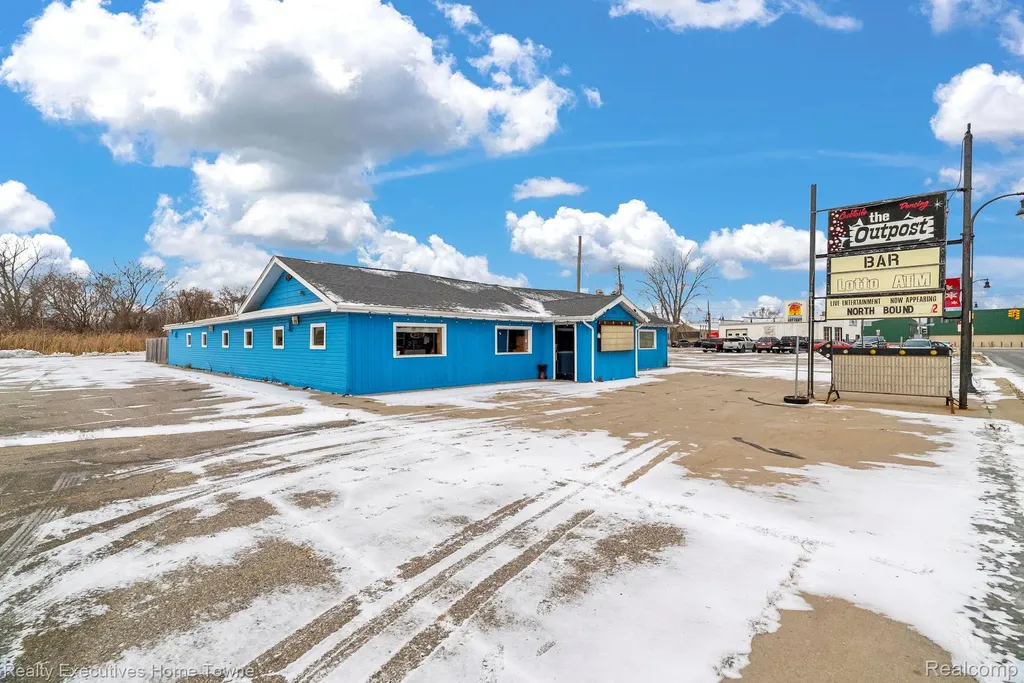 521 24th Street Port Huron City MI 48060