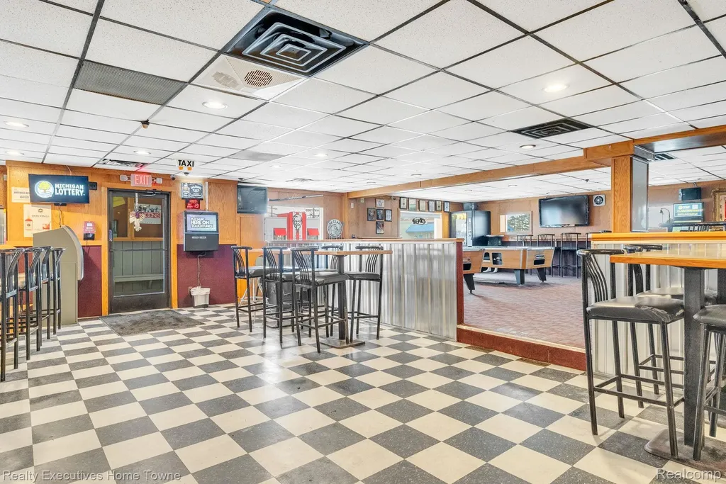 521 24th Street Port Huron City MI 48060
