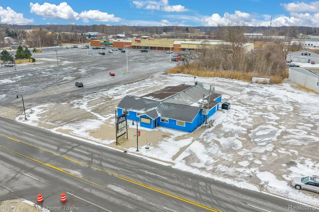 521 24th Street Port Huron City MI 48060