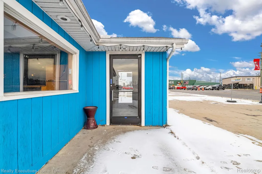 521 24th Street Port Huron City MI 48060