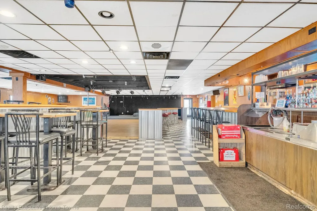 521 24th Street Port Huron City MI 48060