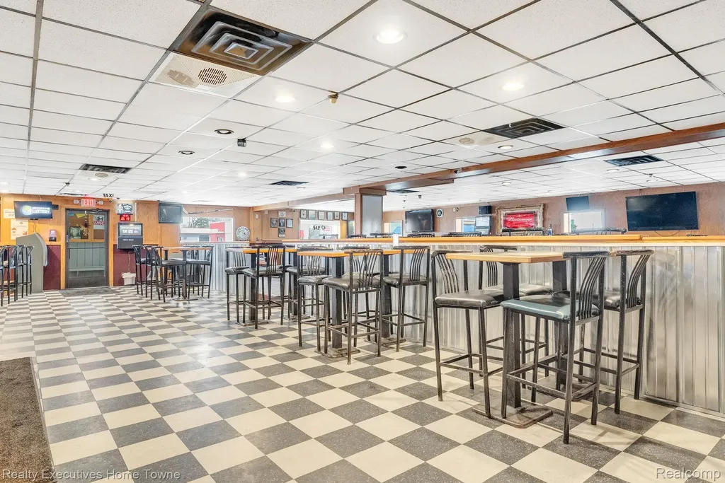 521 24th Street Port Huron City MI 48060