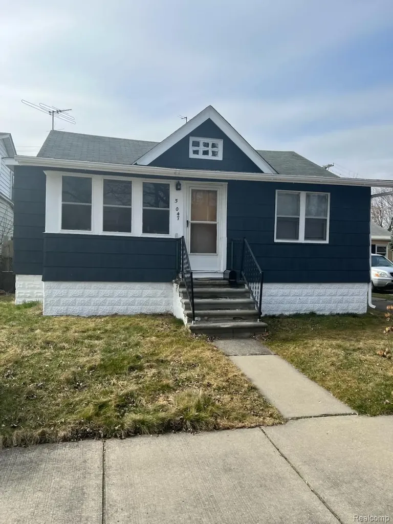 5047 Anatole Street Grosse Pointe City MI 48236