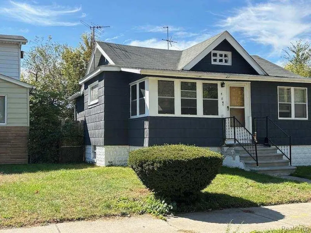 5047 Anatole Street Grosse Pointe City MI 48236