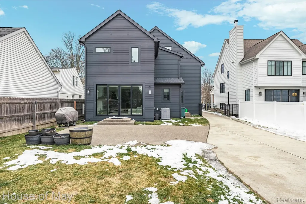 1284 S Bates Street Birmingham City MI 48009