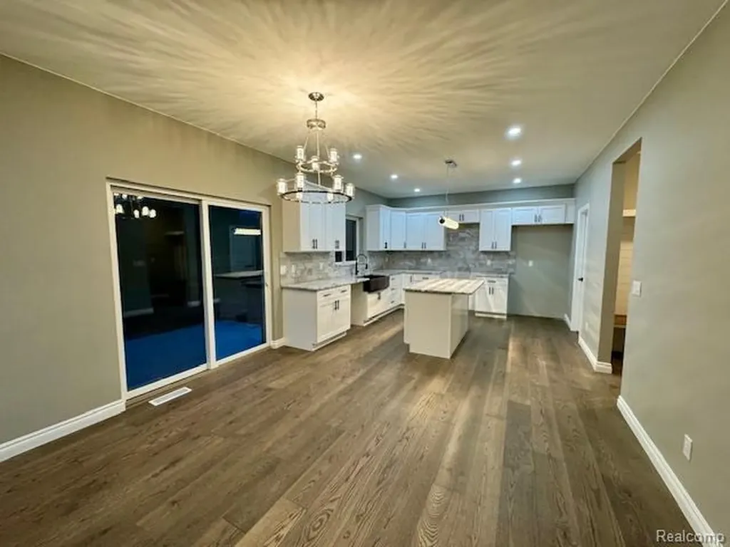 5573 Branch Street Sterling Heights City MI 48310