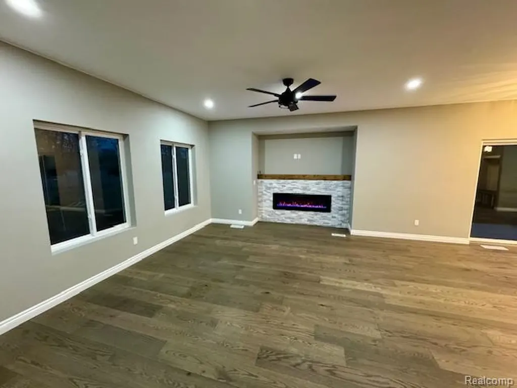 5573 Branch Street Sterling Heights City MI 48310