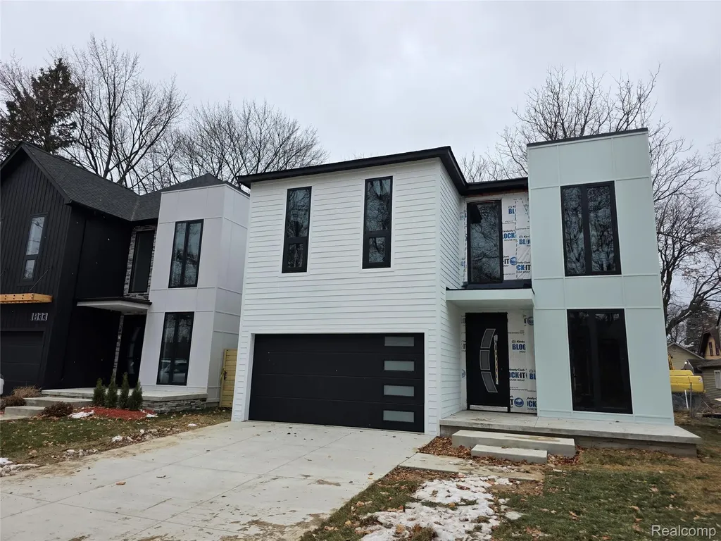1837 N Washington Avenue Royal Oak City MI 48073