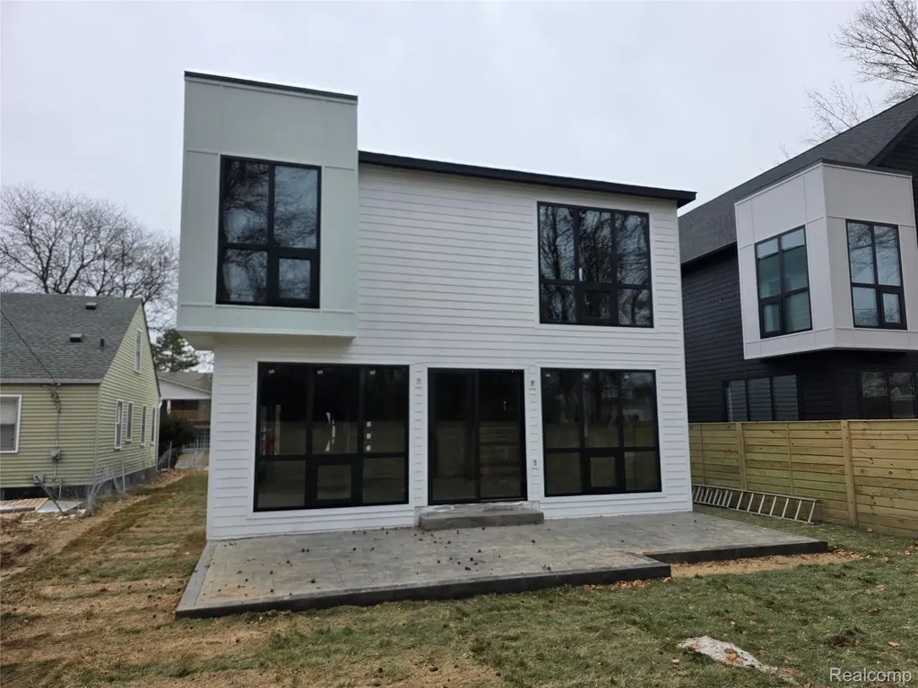 1837 N Washington Avenue Royal Oak City MI 48073