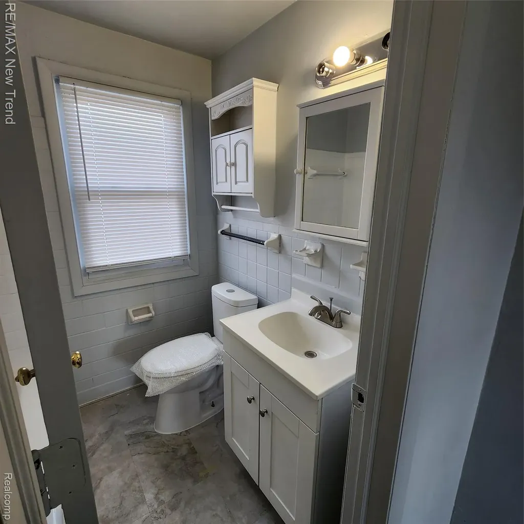 20834 Pembroke Avenue Detroit City MI 48219