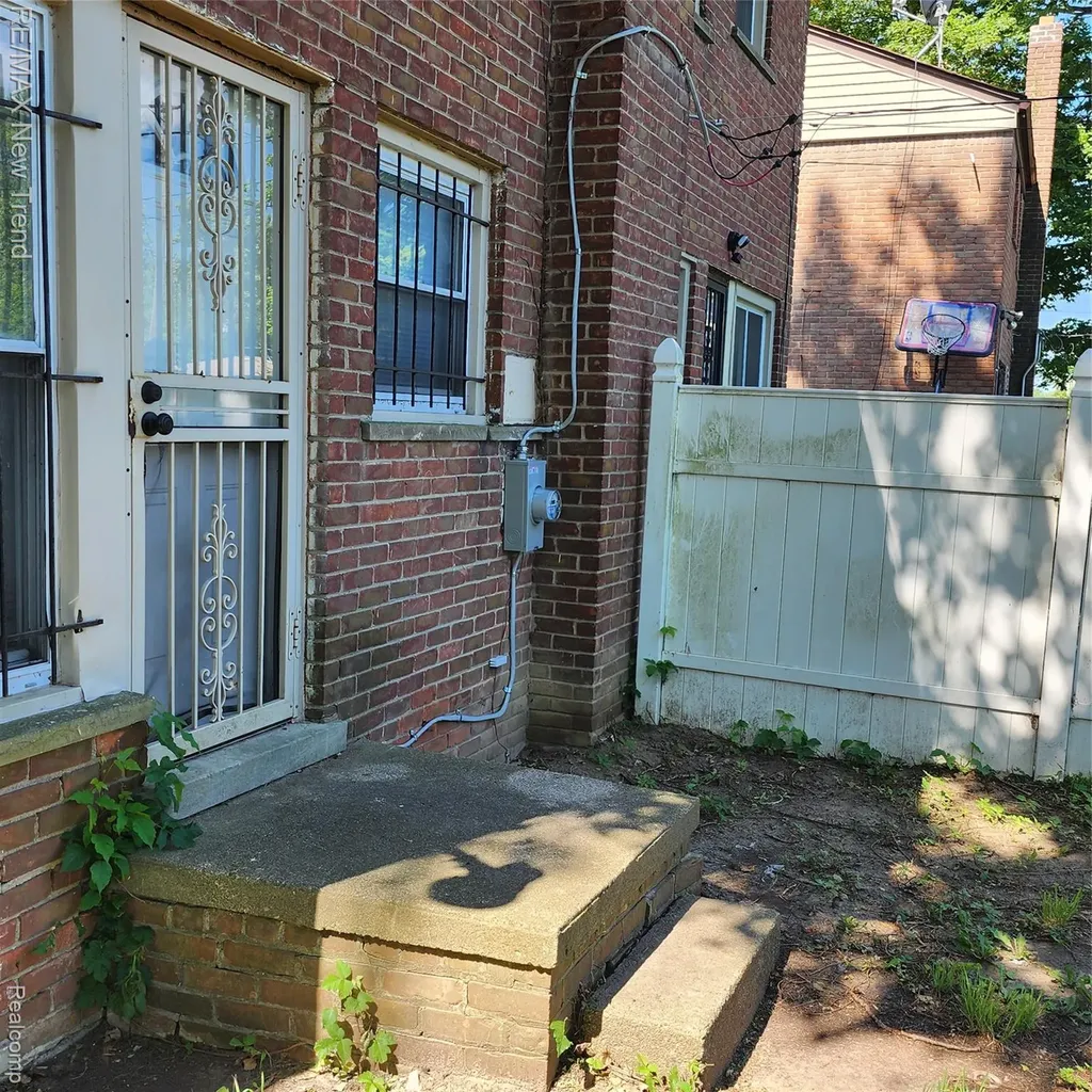 20834 Pembroke Avenue Detroit City MI 48219