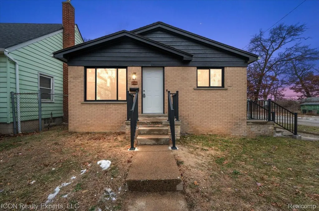 8104 Cloverdale Avenue Royal Oak Charter Township MI 48220