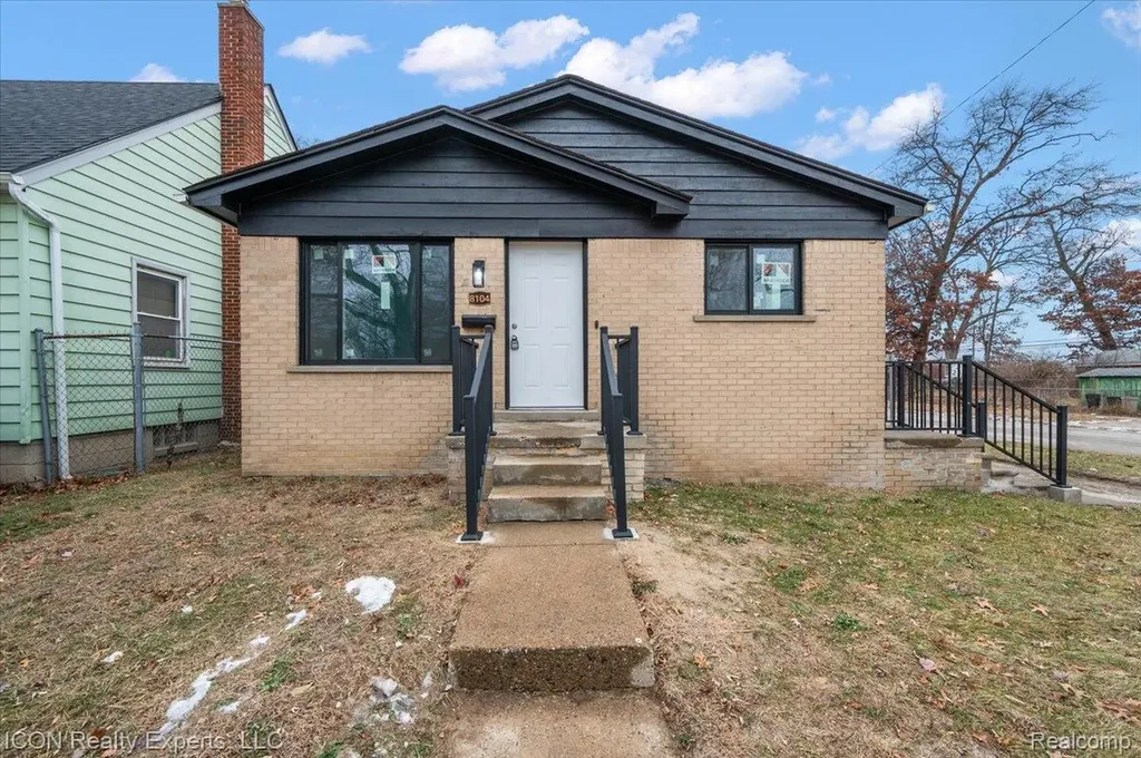 8104 Cloverdale Avenue Royal Oak Charter Township MI 48220