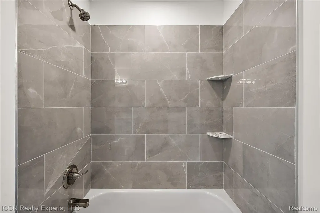 8104 Cloverdale Avenue Royal Oak Charter Township MI 48220