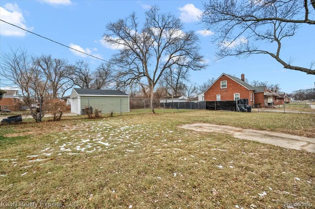8104 Cloverdale Avenue Royal Oak Charter Township MI 48220