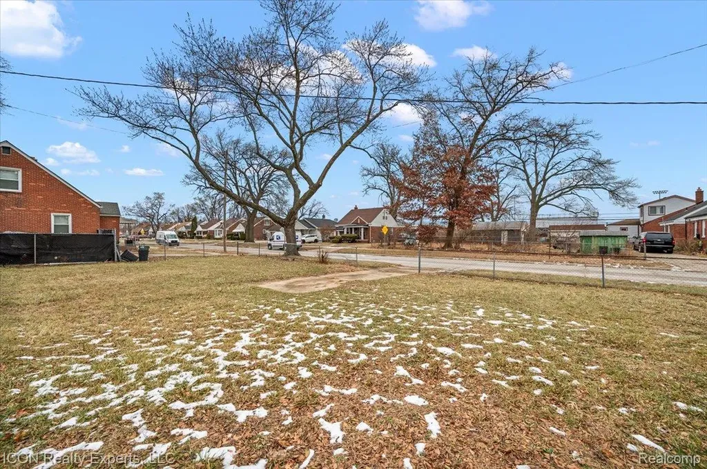 8104 Cloverdale Avenue Royal Oak Charter Township MI 48220