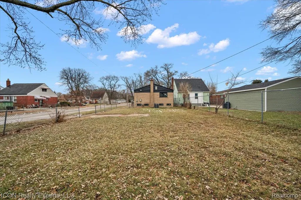 8104 Cloverdale Avenue Royal Oak Charter Township MI 48220