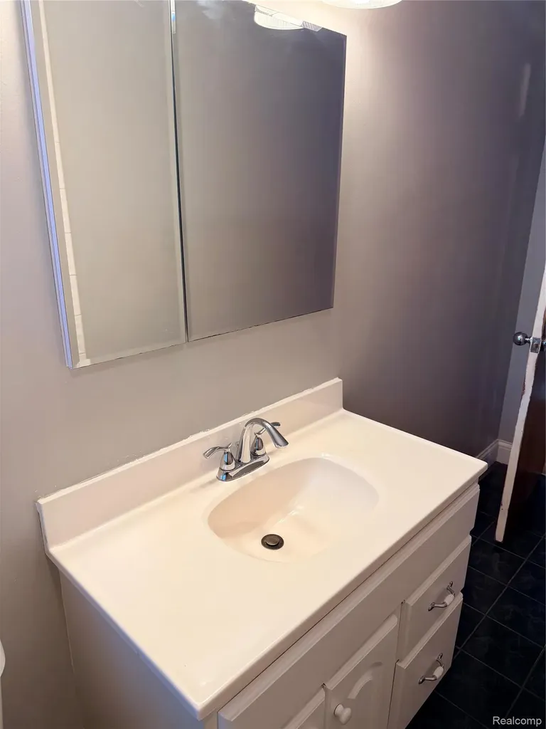 401 Richard Avenue Lansing City MI 48917