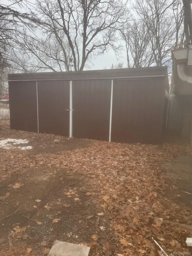 401 Richard Avenue Lansing City MI 48917