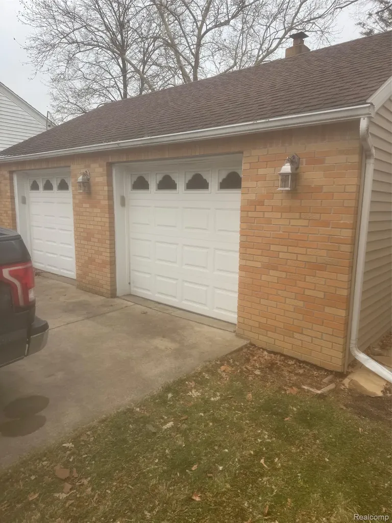 401 Richard Avenue Lansing City MI 48917