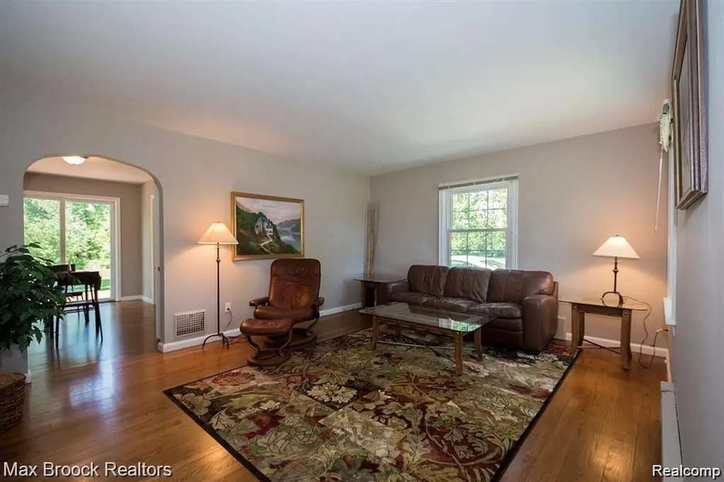 3484 Ann Arbor Saline Road Ann Arbor City MI 48103