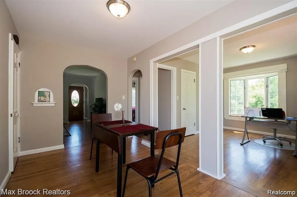 3484 Ann Arbor Saline Road Ann Arbor City MI 48103