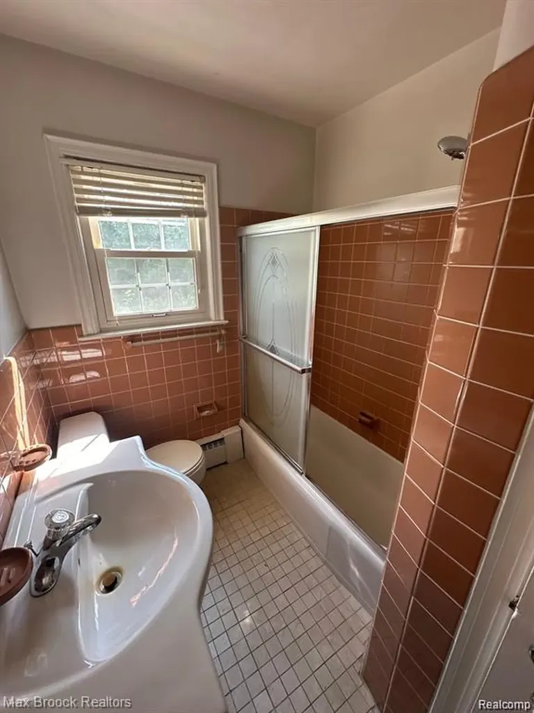 3484 Ann Arbor Saline Road Ann Arbor City MI 48103