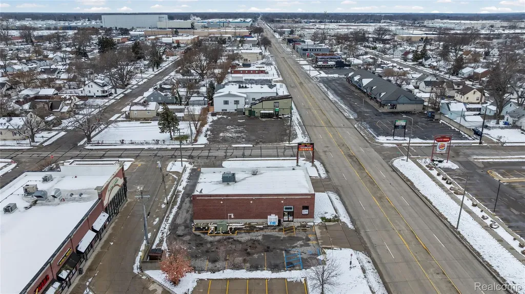 7512 9 Mile E Macomb Township MI 48091