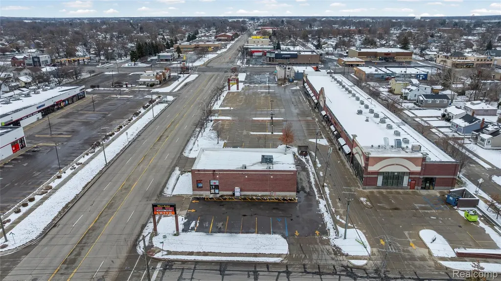 7512 9 Mile E Macomb Township MI 48091