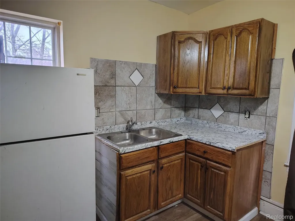 1216 Minnesota Avenue Flint City MI 48506