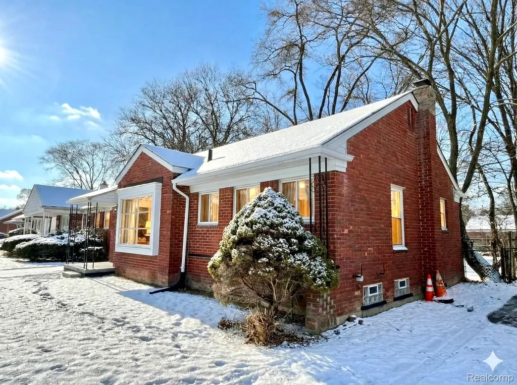 9550 Heyden Street Detroit City MI 48228