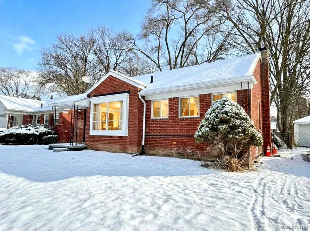 9550 Heyden Street Detroit City MI 48228