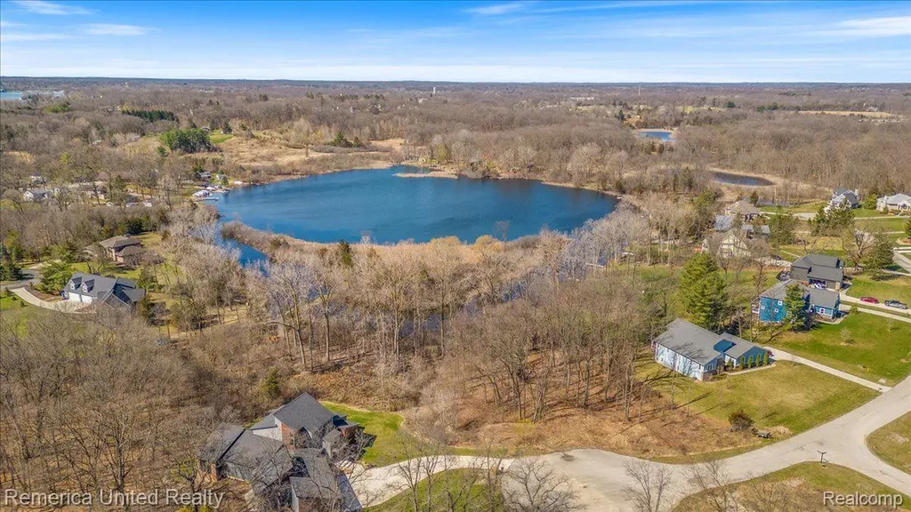 10468 Oak Shore Drive Green Oak Township MI 48178