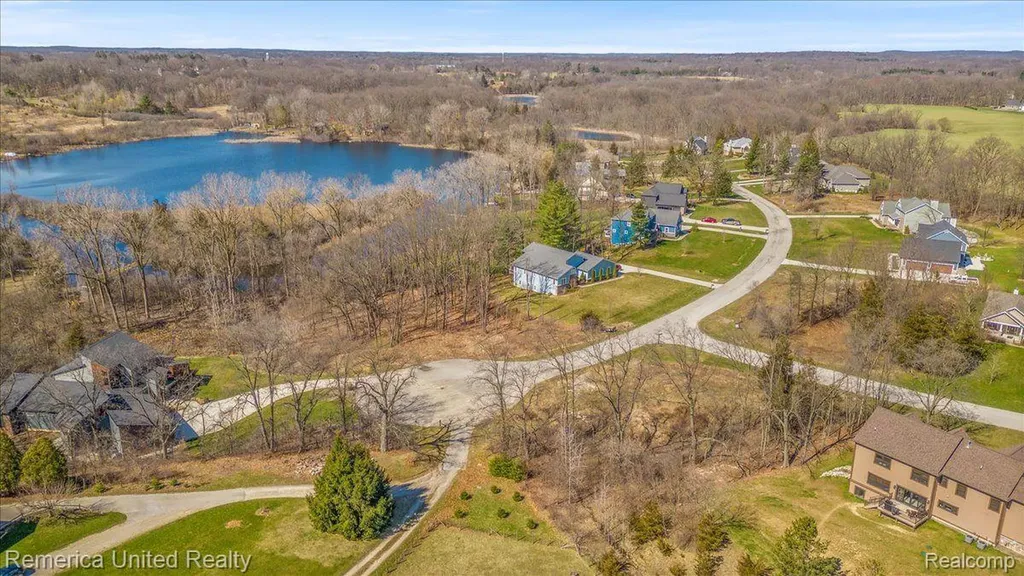 10468 Oak Shore Drive Green Oak Township MI 48178
