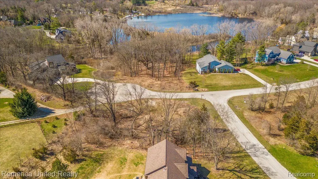 10468 Oak Shore Drive Green Oak Township MI 48178
