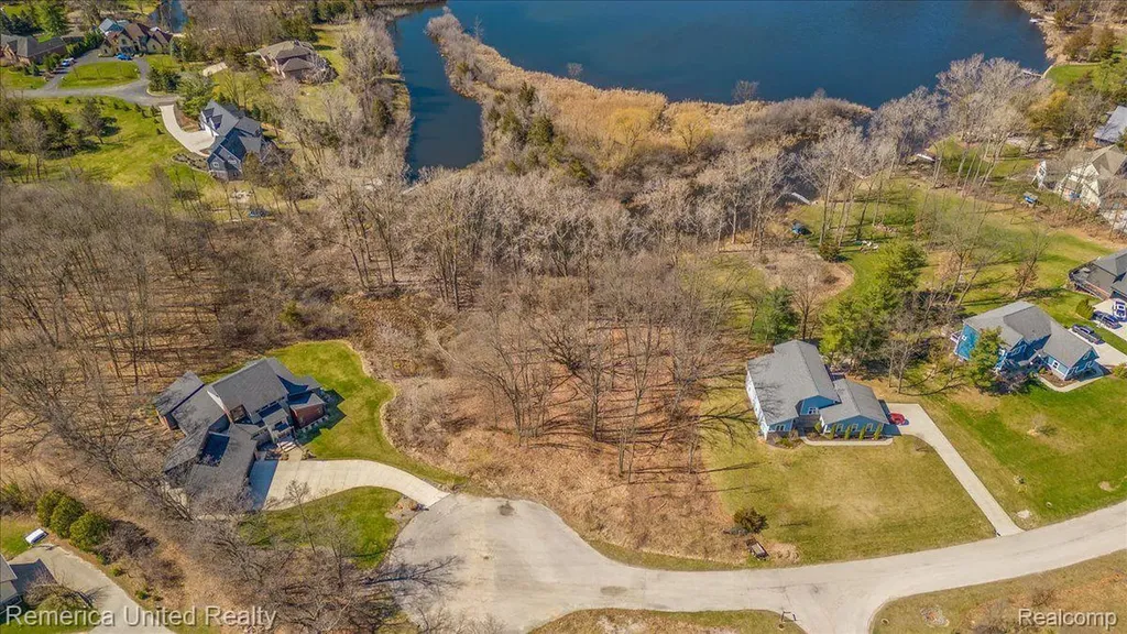 10468 Oak Shore Drive Green Oak Township MI 48178