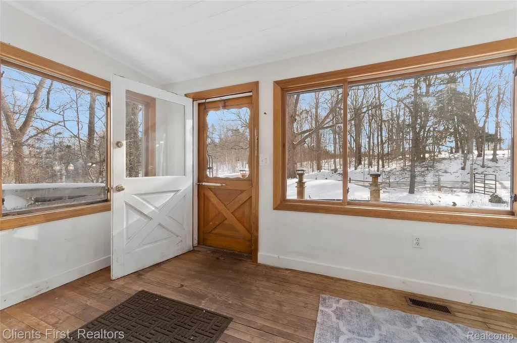 9985 Ford Road Superior Charter Township MI 48198