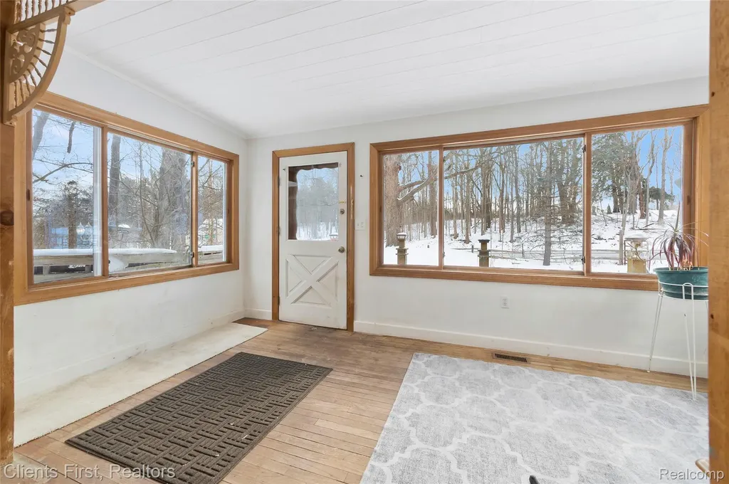 9985 Ford Road Superior Charter Township MI 48198