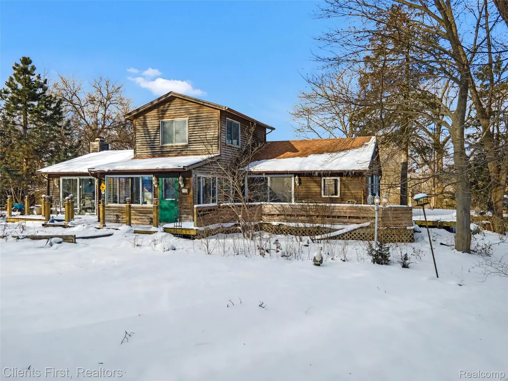 9985 Ford Road Superior Charter Township MI 48198